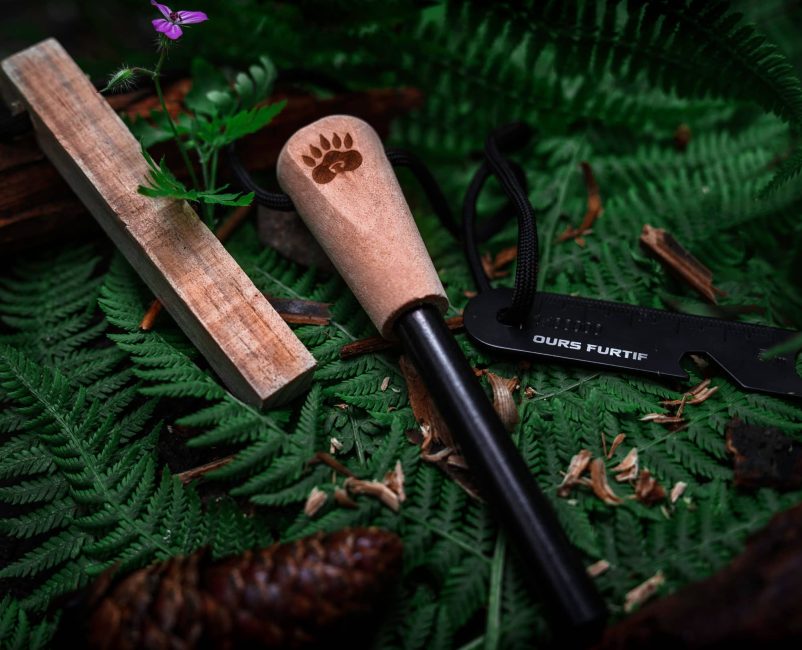 Firesteel Ours Furtif en forêt tropicale